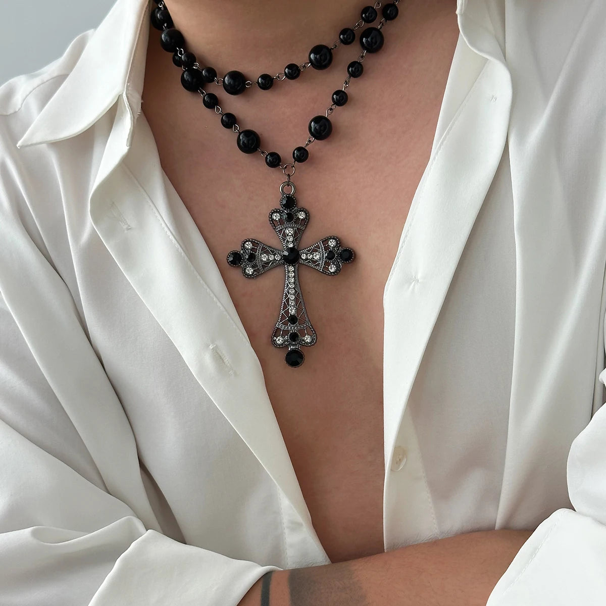 IngeSight.Z Elegant Pearl Choker & Jesus Cross Necklace - Image 6